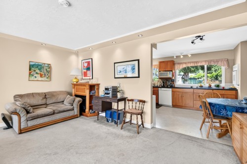 21437 122 Avenue, Maple Ridge, BC 