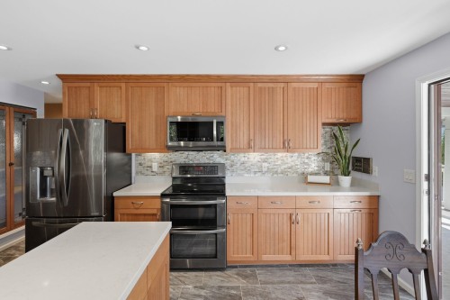 210 Murphy Drive W, Delta, BC - Indoor Photo Showing Kitchen