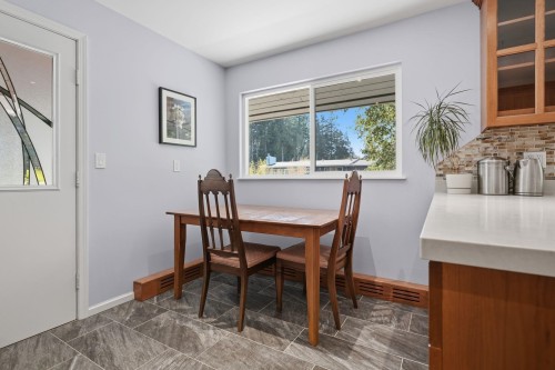 210 Murphy Drive W, Delta, BC - Indoor Photo Showing Dining Room