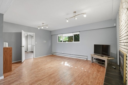 210 Murphy Drive W, Delta, BC - Indoor