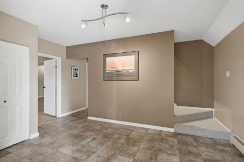 210 Murphy Drive W, Delta, BC - Indoor Photo Showing Other Room
