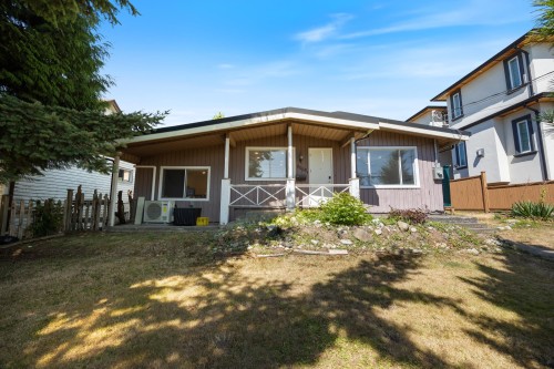8085 10Th Avenue, Burnaby, BC 