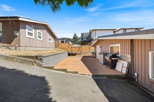8085 10Th Avenue, Burnaby, BC 