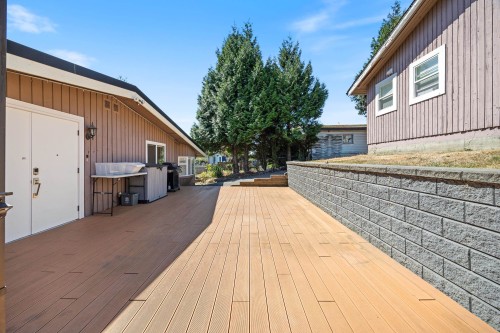 8085 10Th Avenue, Burnaby, BC 