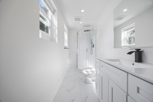 8085 10Th Avenue, Burnaby, BC 