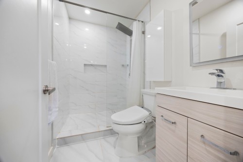 8085 10Th Avenue, Burnaby, BC 