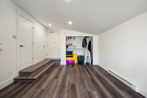 8085 10Th Avenue, Burnaby, BC 