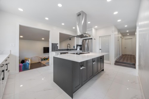 8085 10Th Avenue, Burnaby, BC 