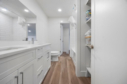8085 10Th Avenue, Burnaby, BC 