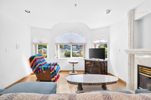 3423 24Th Avenue E, Vancouver, BC - Indoor With Fireplace