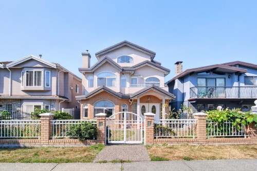 3423 24Th Avenue E, Vancouver, BC - Outdoor With Facade