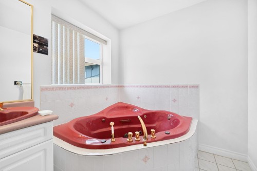 3423 24Th Avenue E, Vancouver, BC - Indoor