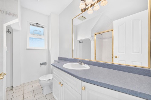 3423 24Th Avenue E, Vancouver, BC - Indoor Photo Showing Bathroom