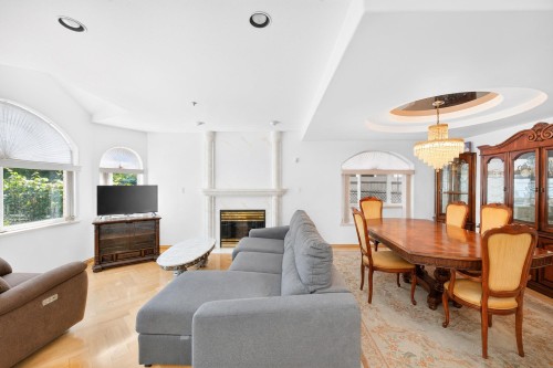 3423 24Th Avenue E, Vancouver, BC - Indoor With Fireplace