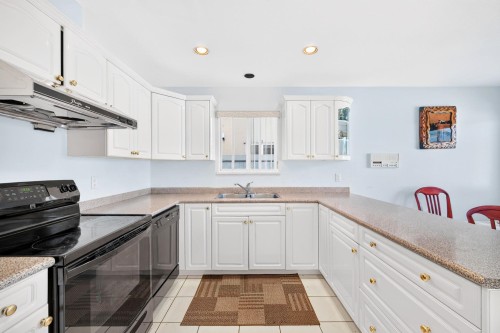 3423 24Th Avenue E, Vancouver, BC - Indoor Photo Showing Kitchen With Double Sink