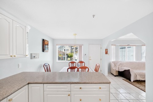 3423 24Th Avenue E, Vancouver, BC - Indoor Photo Showing Kitchen