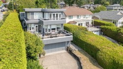 1494 Inglewood Avenue  West Vancouver, BC V7T 1Z1
