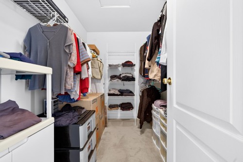6215 Dunsmuir Crescent, Richmond, BC - Indoor With Storage