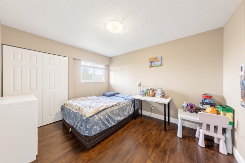 7763 Hazelmere Street, Burnaby, BC - Indoor Photo Showing Bedroom