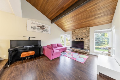7763 Hazelmere Street, Burnaby, BC - Indoor Photo Showing Living Room With Fireplace