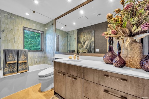 3308 Deering Island Place, Vancouver, BC - Indoor Photo Showing Bathroom