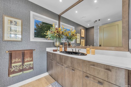 3308 Deering Island Place, Vancouver, BC - Indoor Photo Showing Bathroom