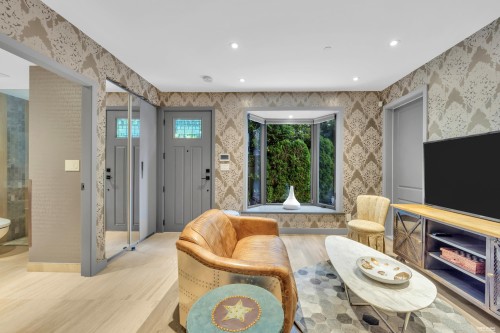 3308 Deering Island Place, Vancouver, BC - Indoor