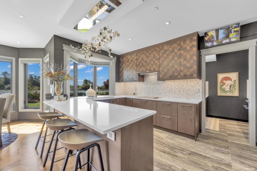 3308 Deering Island Place, Vancouver, BC - Indoor Photo Showing Kitchen With Upgraded Kitchen