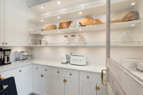4597 Woodgreen Drive, West Vancouver, BC - Indoor