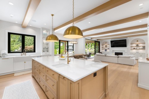 4597 Woodgreen Drive, West Vancouver, BC - Indoor Photo Showing Kitchen