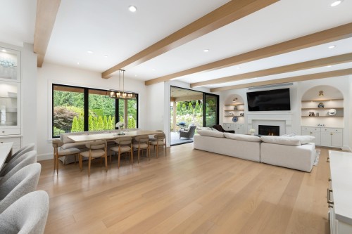 4597 Woodgreen Drive, West Vancouver, BC - Indoor Photo Showing Living Room With Fireplace