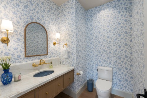 4597 Woodgreen Drive, West Vancouver, BC - Indoor Photo Showing Bathroom