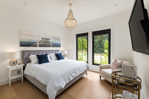 4597 Woodgreen Drive, West Vancouver, BC - Indoor Photo Showing Bedroom