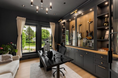 4597 Woodgreen Drive, West Vancouver, BC - Indoor Photo Showing Office