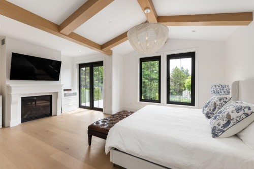 4597 Woodgreen Drive, West Vancouver, BC - Indoor Photo Showing Bedroom With Fireplace