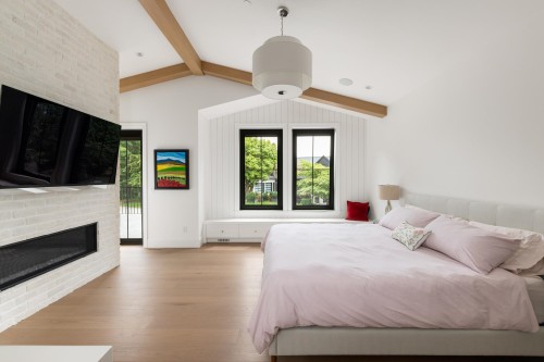 4597 Woodgreen Drive, West Vancouver, BC - Indoor Photo Showing Bedroom With Fireplace