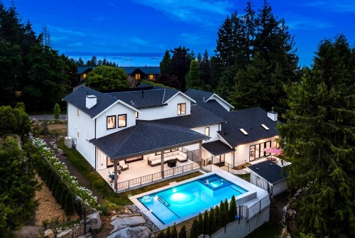 4597 Woodgreen Drive, West Vancouver, BC - Outdoor With Deck Patio Veranda
