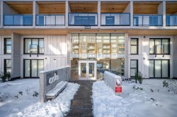 214-9888 University Crescent Burnaby, BC V5A 0G4