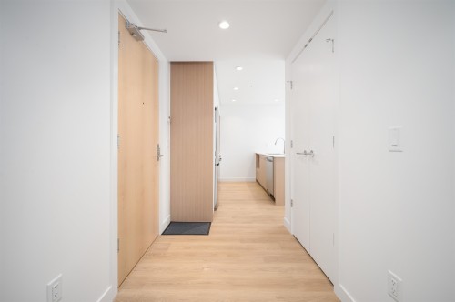 214-9888 University Crescent, Burnaby, BC - Indoor Photo Showing Other Room