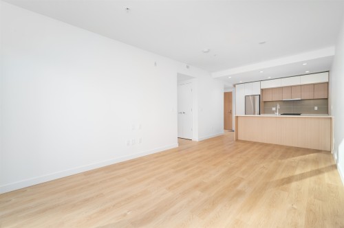 214-9888 University Crescent, Burnaby, BC - Indoor Photo Showing Other Room