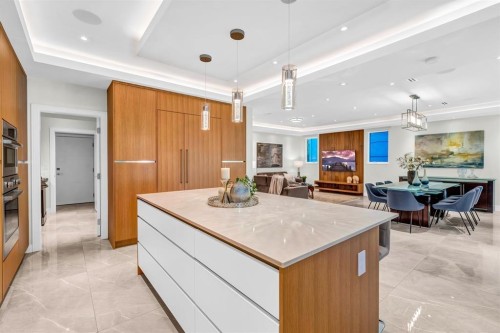 4470 Capilano Road, North Vancouver, BC - Indoor Photo Showing Other Room