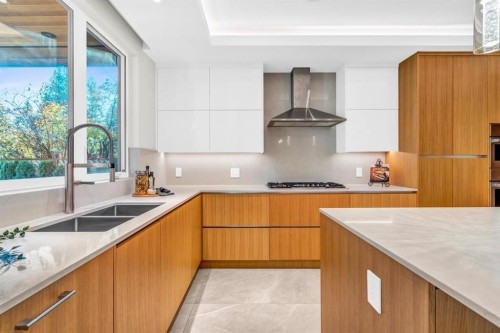 4470 Capilano Road, North Vancouver, BC - Indoor Photo Showing Kitchen With Double Sink With Upgraded Kitchen