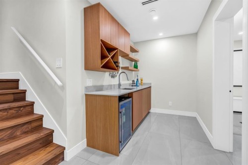 4470 Capilano Road, North Vancouver, BC - Indoor Photo Showing Other Room