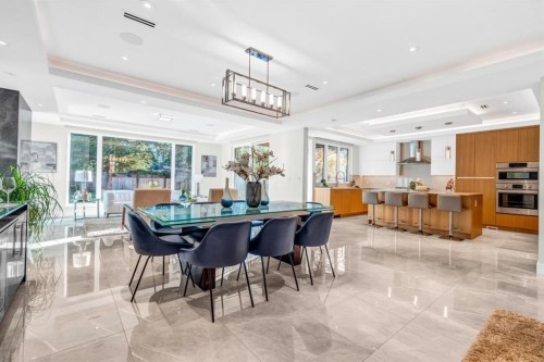 4470 Capilano Road, North Vancouver, BC - Indoor Photo Showing Dining Room