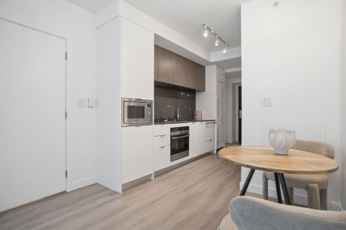507-209 7Th Avenue E, Vancouver, BC - Indoor Photo Showing Other Room
