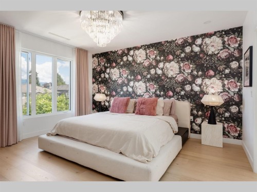 2305 King Edward Avenue W, Vancouver, BC - Indoor Photo Showing Bedroom