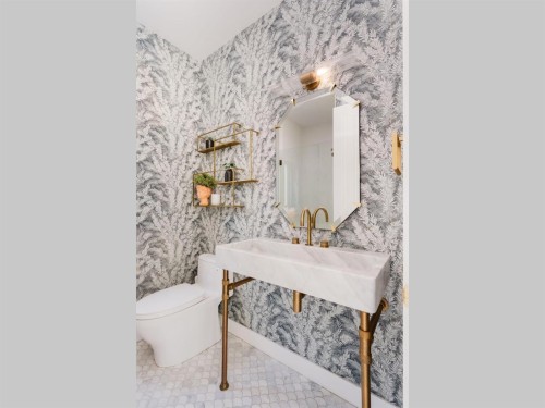 2305 King Edward Avenue W, Vancouver, BC - Indoor Photo Showing Bathroom