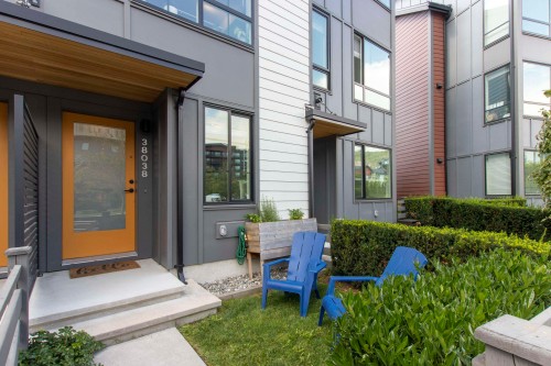 38038 Keel Way, Squamish, BC - Outdoor With Exterior