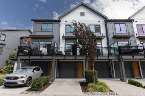 38038 Keel Way, Squamish, BC - Outdoor With Facade