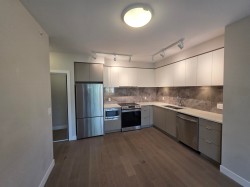 401-8725 University Crescent Burnaby, BC V5A 0G2